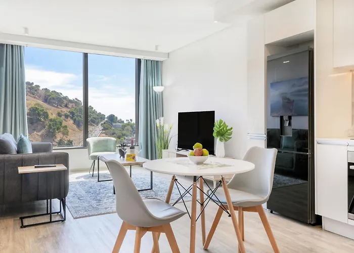 Always-Power Signal Hill Apartment